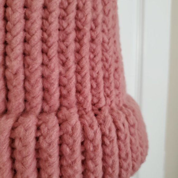 Never worn, handmade knit ribbed pink beanie hat - Picture 5 of 7